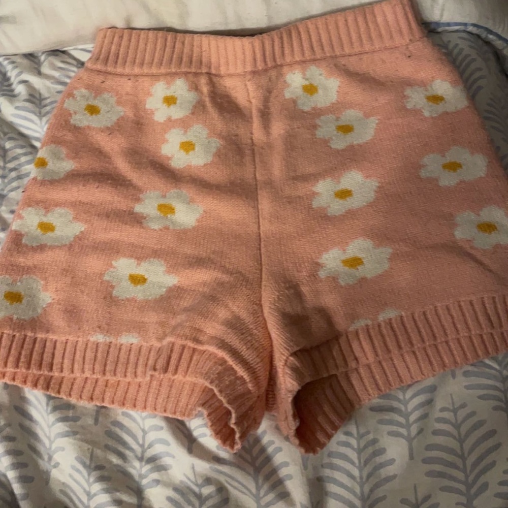 Altar'd State comfy shorts!! Slightly used. 🤍